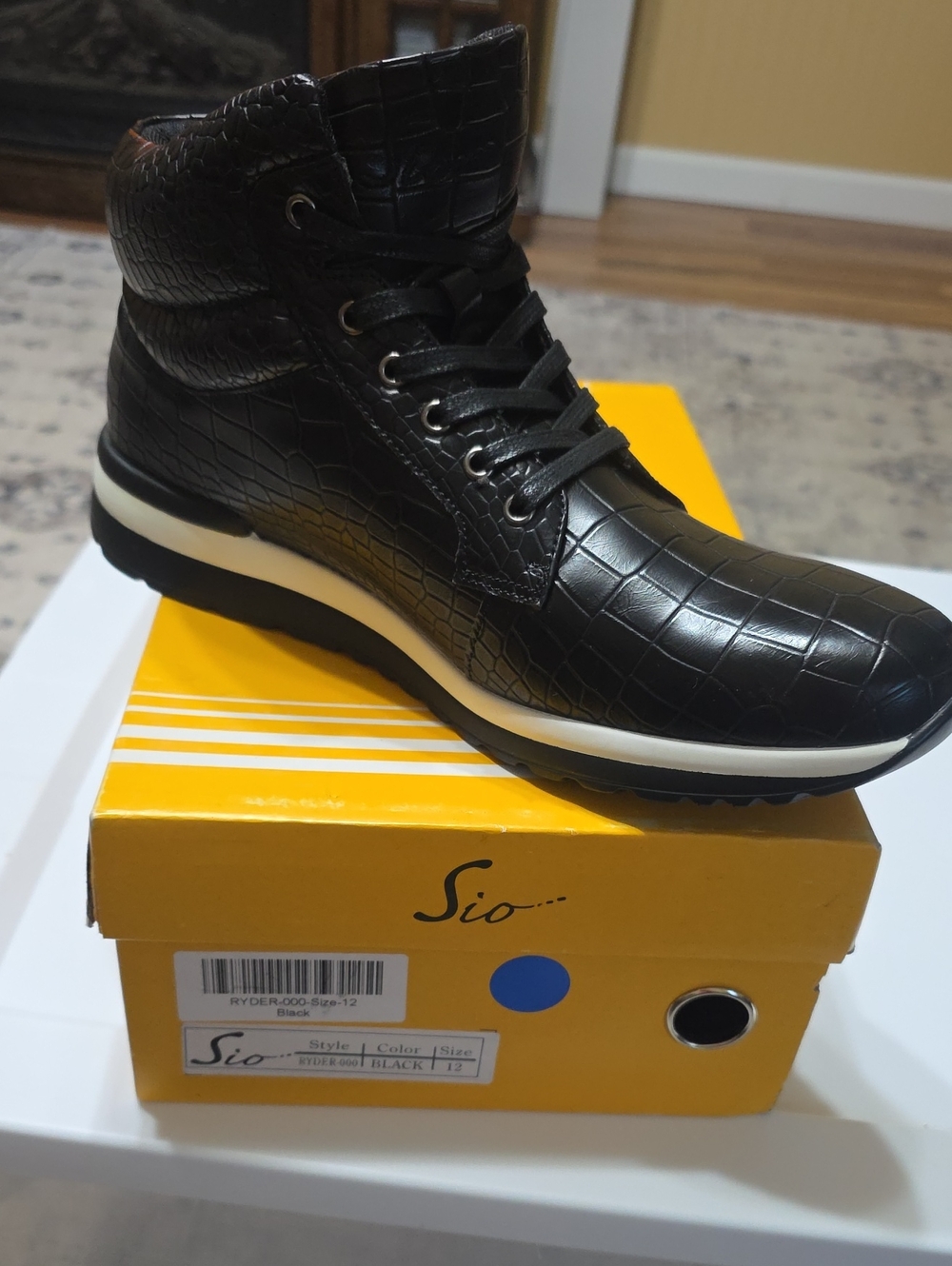 Womens ⁹ Black Croc-Embossed High-Top Sneaker Boot